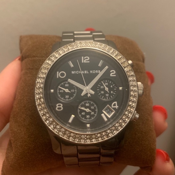 Michael Kors Ceramic Watch - Picture 2 of 4